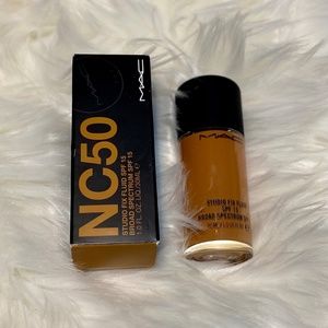 Studio Fix Fluid SPF 15 Foundation NC50